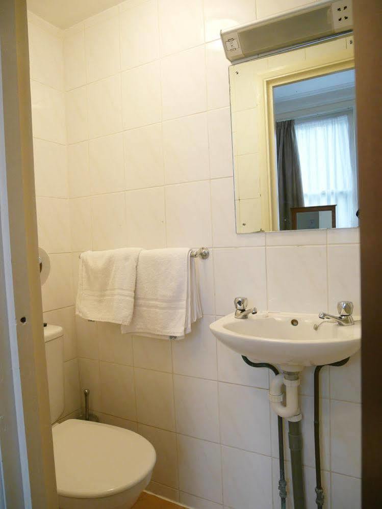 Bed & Breakfast Queens 2*